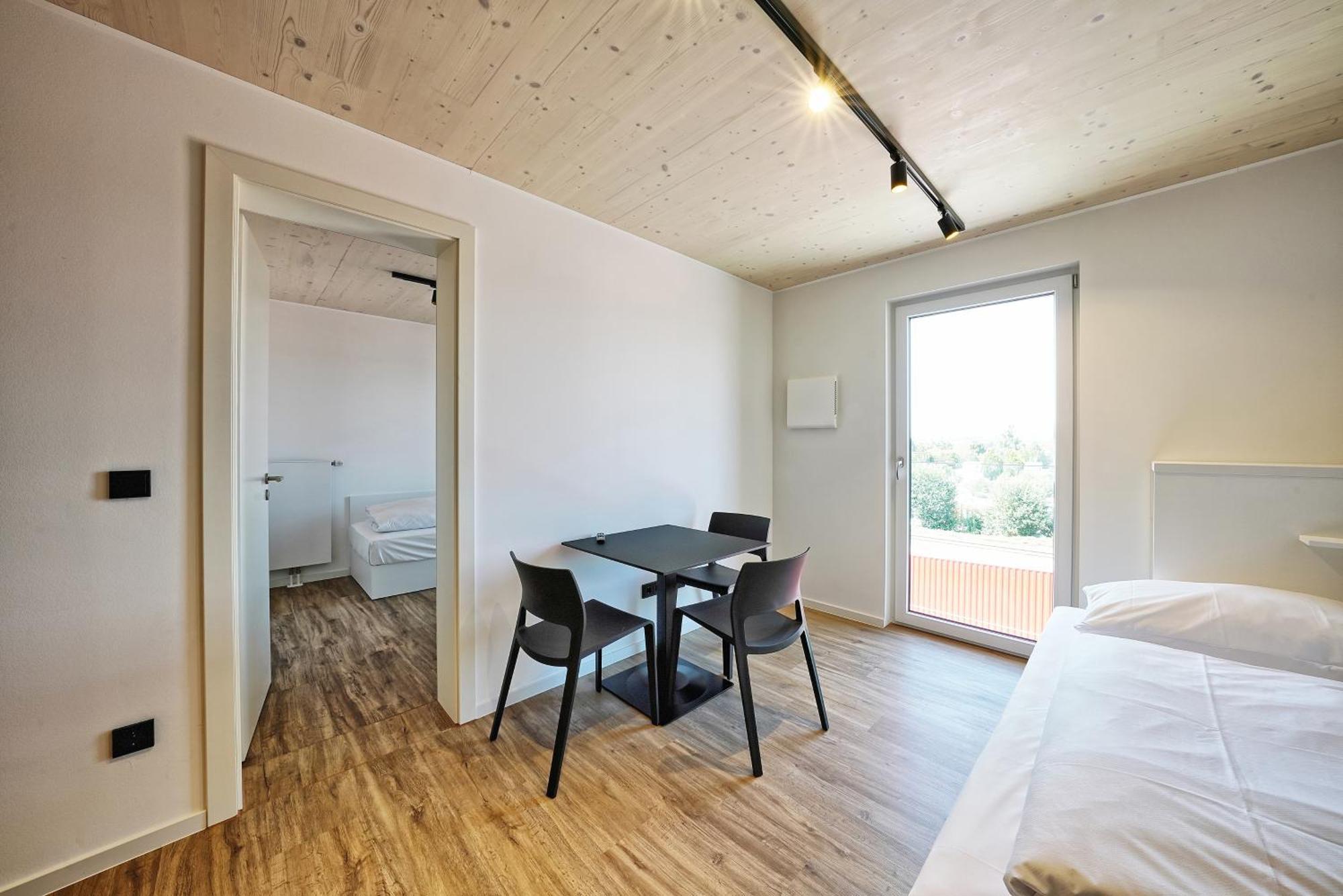 Timber One Boardinghouse Dorfen Aparthotel Ngoại thất bức ảnh